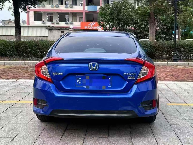 汕头19年本田思域8