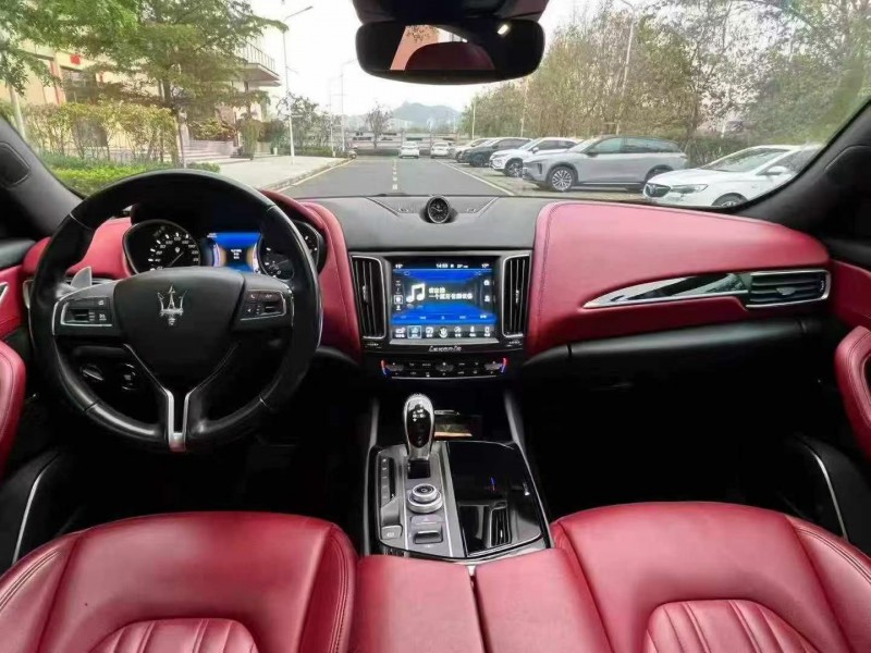 汕头17年玛莎拉蒂Levante5