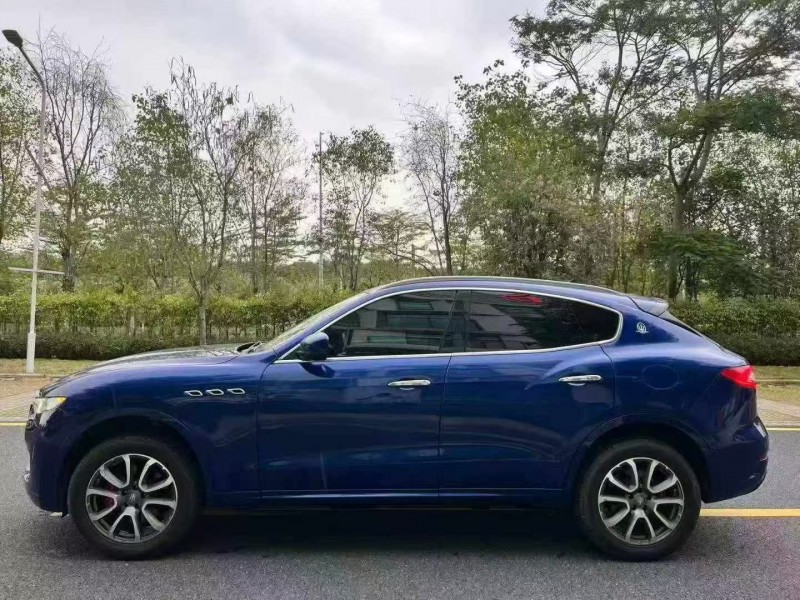 汕头17年玛莎拉蒂Levante7