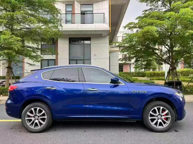 汕头17年玛莎拉蒂Levante9