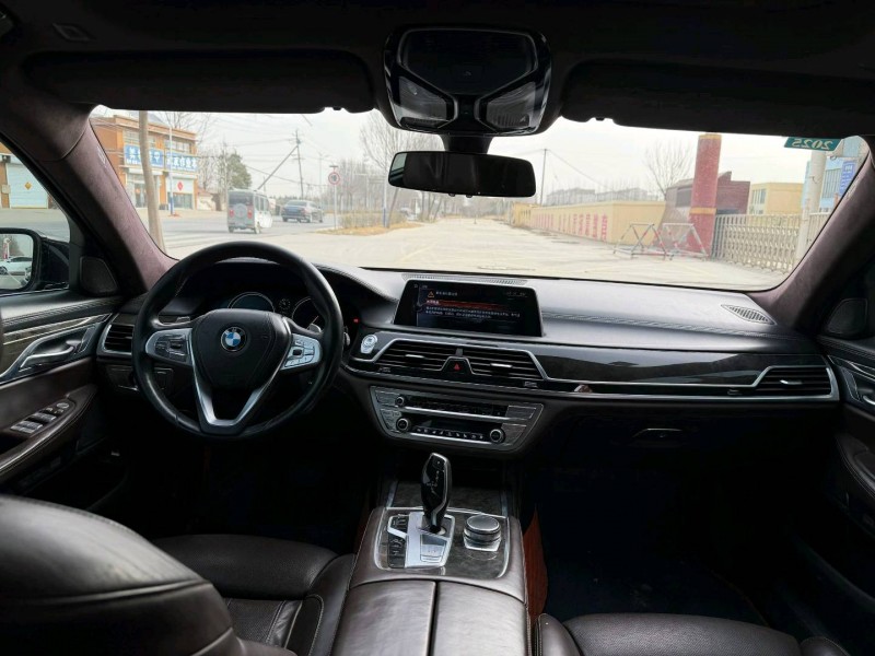 菏泽17年宝马7系4