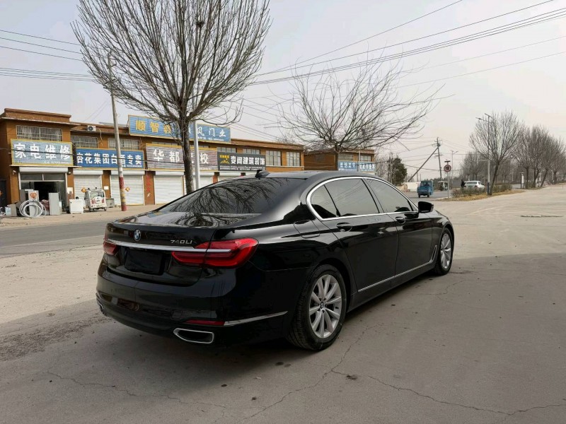 菏泽17年宝马7系9