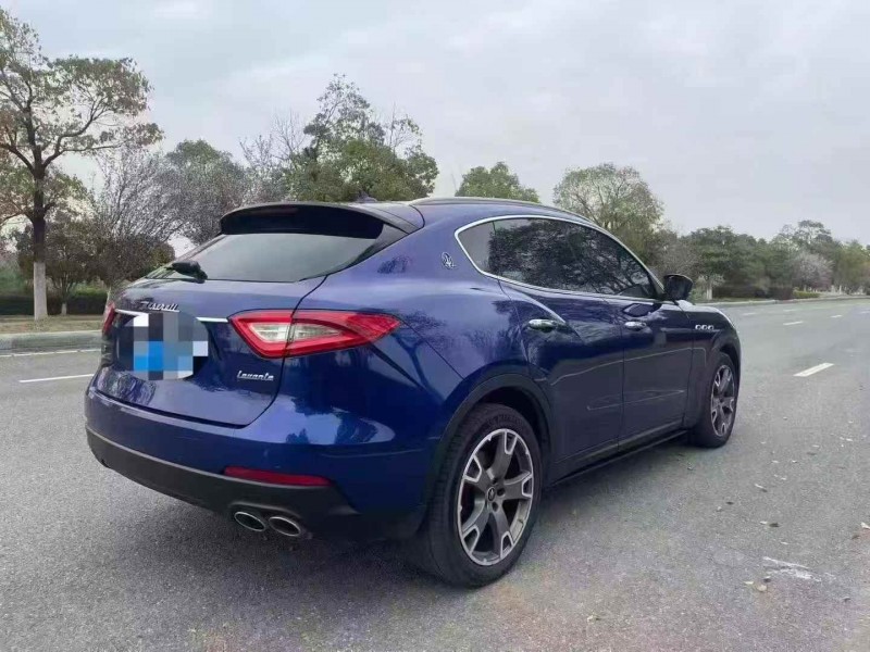 徐州20年玛莎拉蒂Levante8