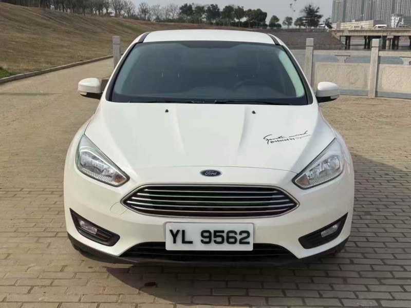 平顶山17年福特福睿斯1