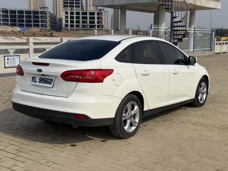 平顶山17年福特福睿斯7