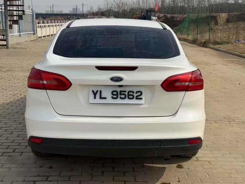 平顶山17年福特福睿斯9