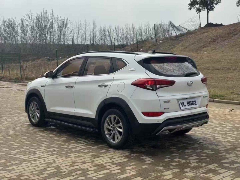 安阳18年现代途胜8