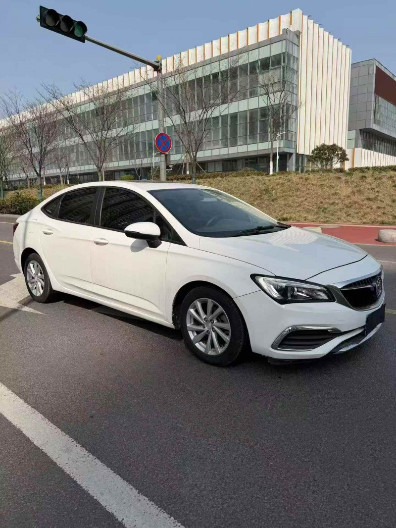 东营18年别克威朗2