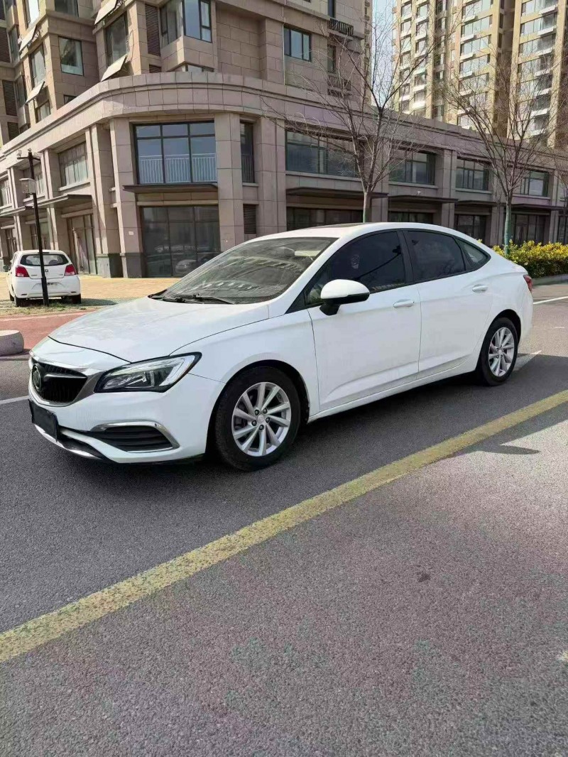 东营18年别克威朗3