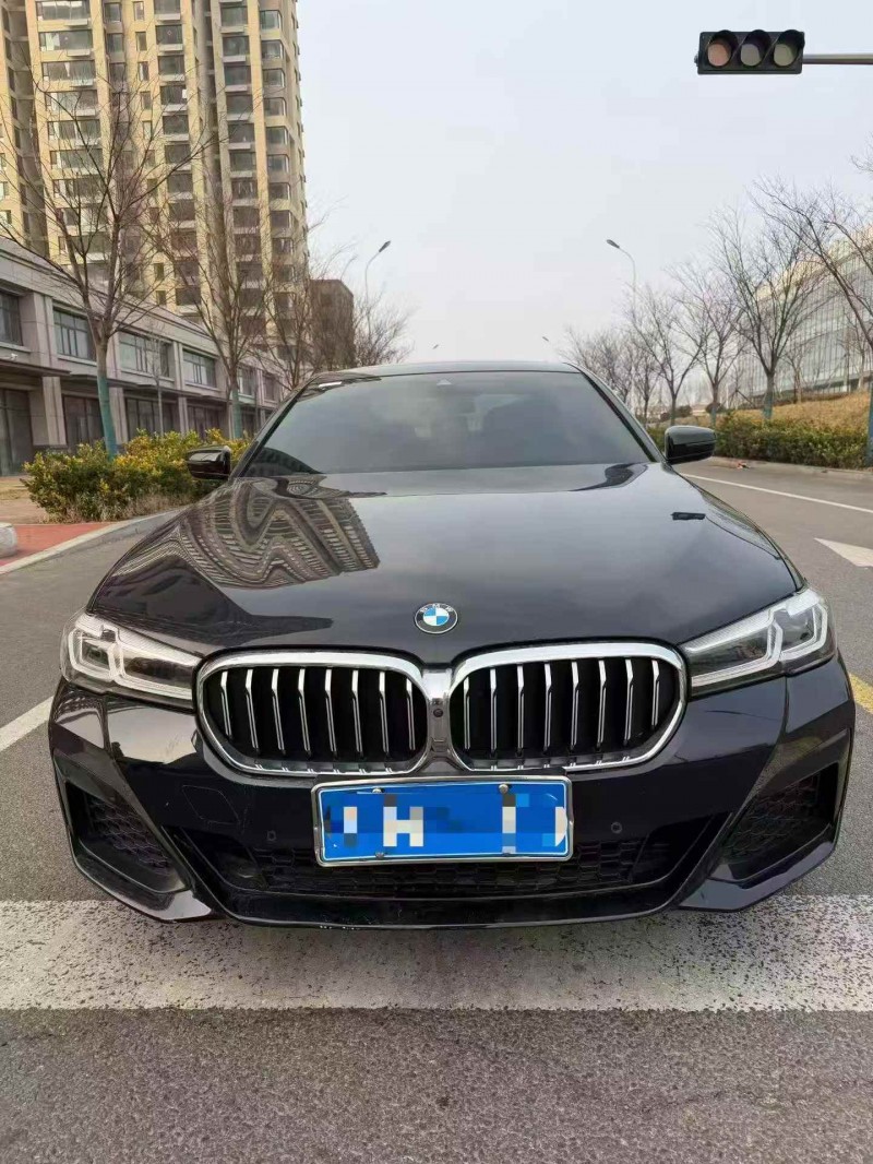 青岛22年宝马5系1