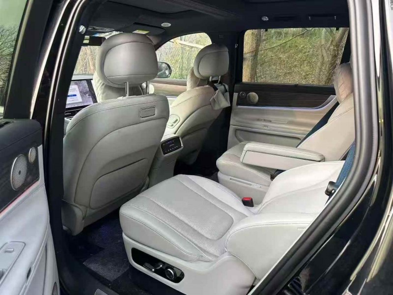 济宁24年华为智选问界5