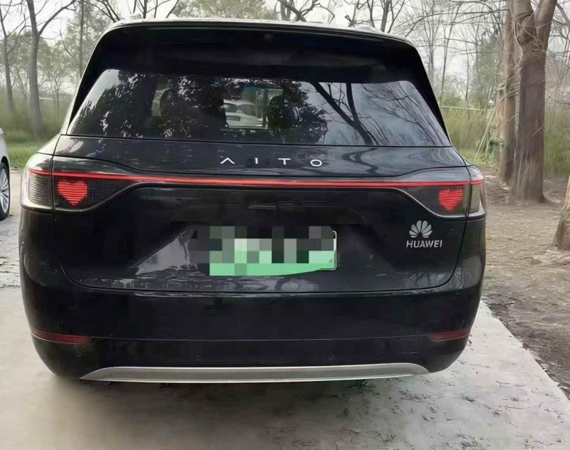 济宁24年华为智选问界7