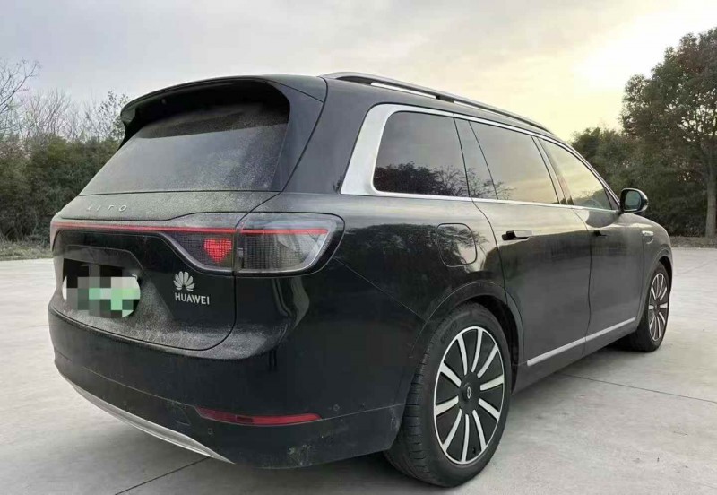 济宁24年华为智选问界8