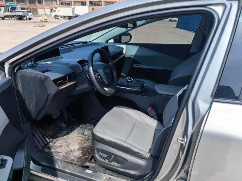 潍坊25年丰田BZ3Pro4