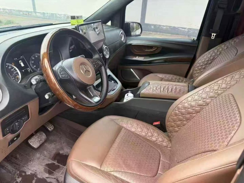 郑州21年奔驰威霆5