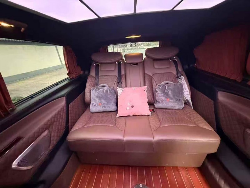 郑州21年奔驰威霆7