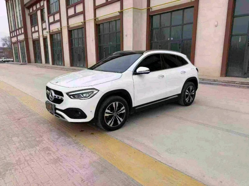 青岛22年奔驰GLA2