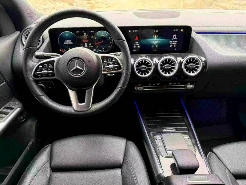 青岛22年奔驰GLA4