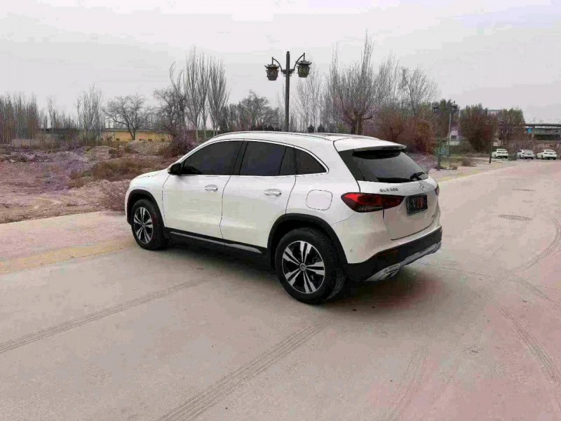 青岛22年奔驰GLA6