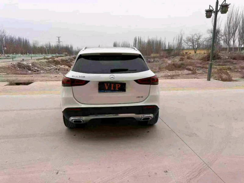 青岛22年奔驰GLA8