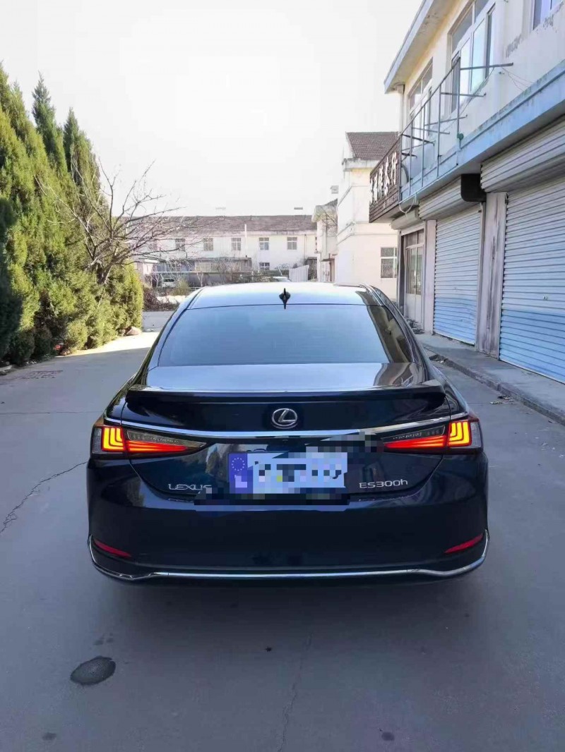 枣庄22年雷克萨斯ES9