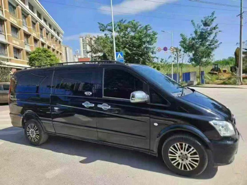 南宁14年奔驰威霆3