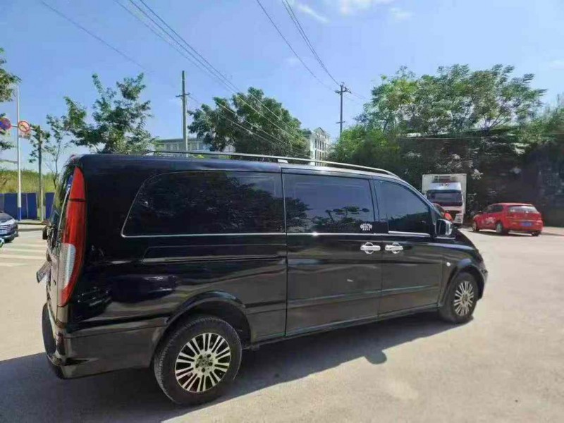 南宁14年奔驰威霆7