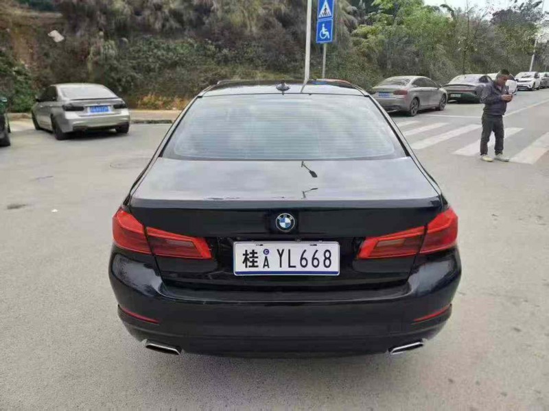 南宁18年宝马5系9