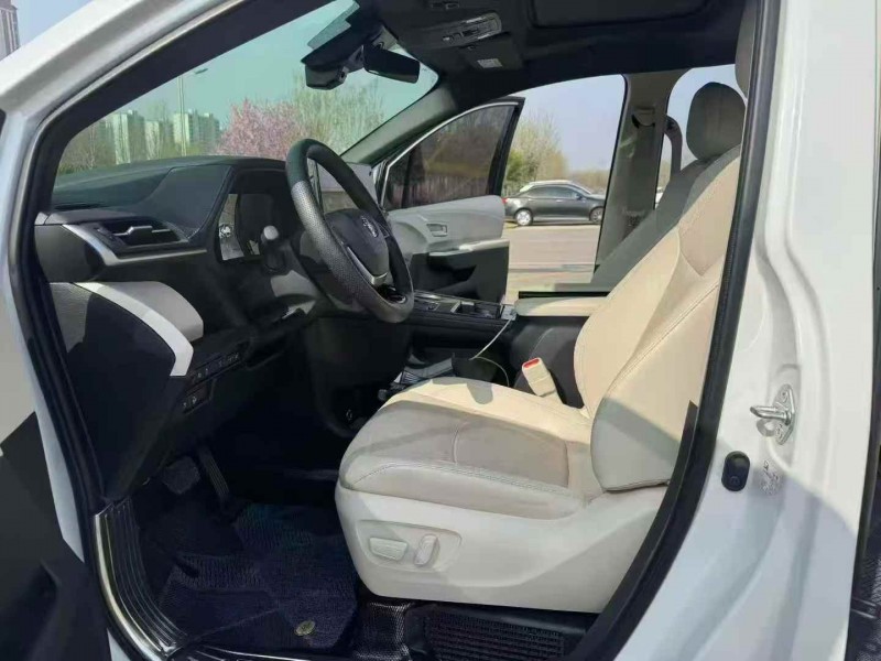 连云港25年丰田格瑞维亚4