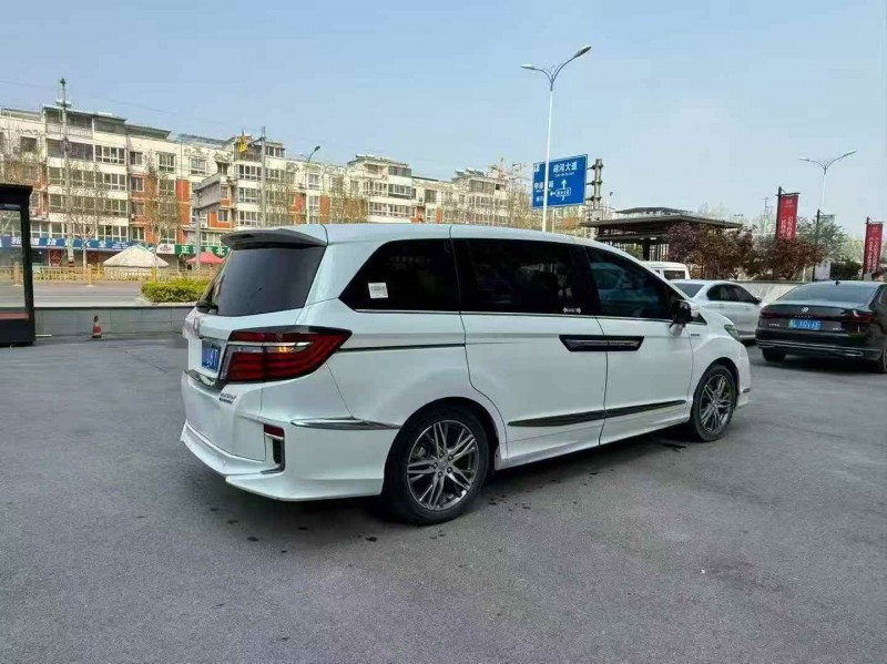 洛阳21年本田艾力绅8