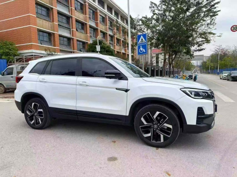 南宁25年长安汽车CS753