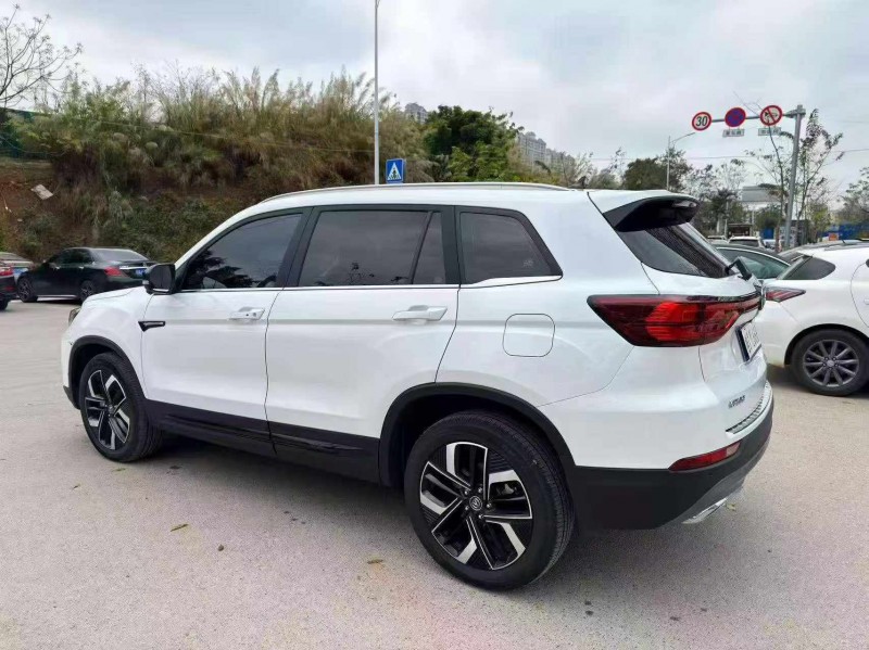 南宁25年长安汽车CS758