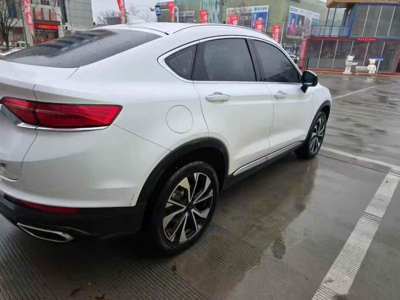 烟台22年吉利星越9