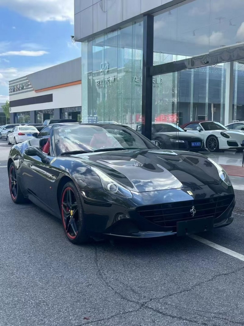 长沙15年法拉利California T2