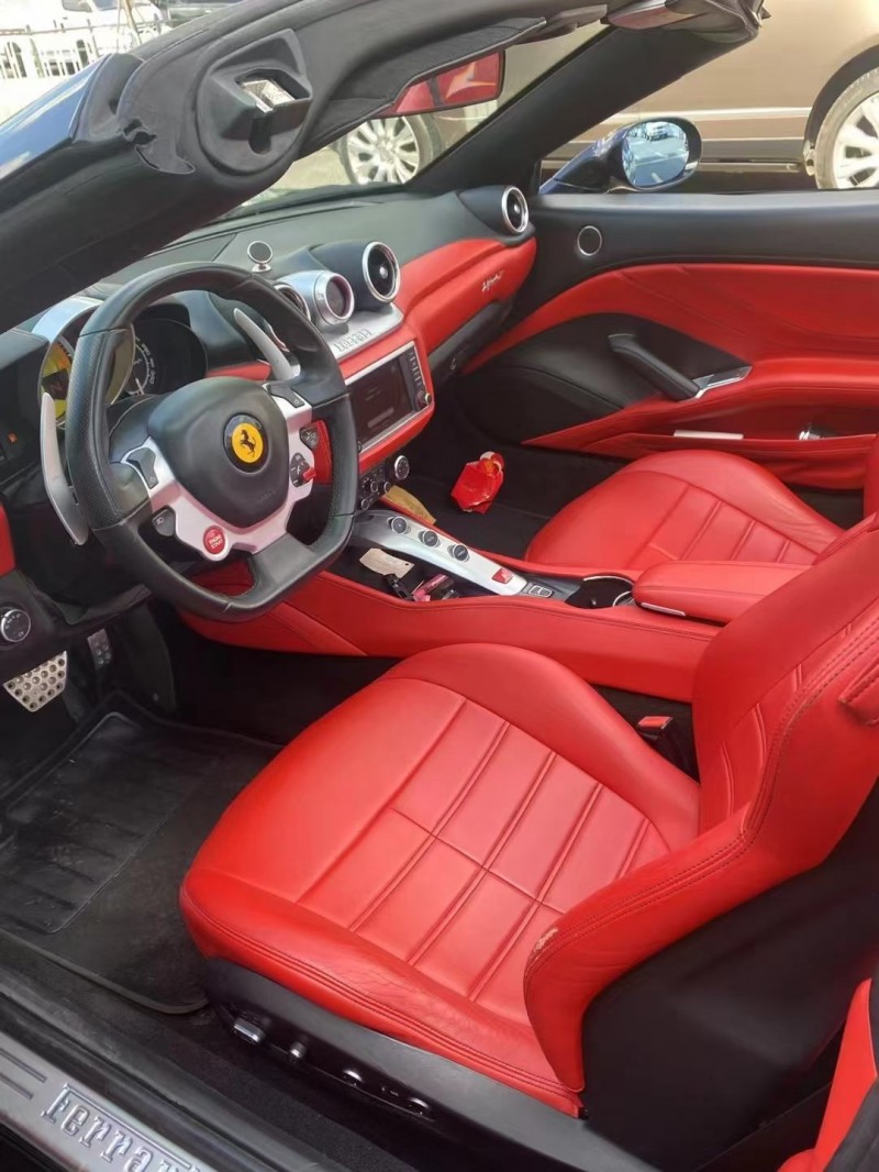 长沙15年法拉利California T5
