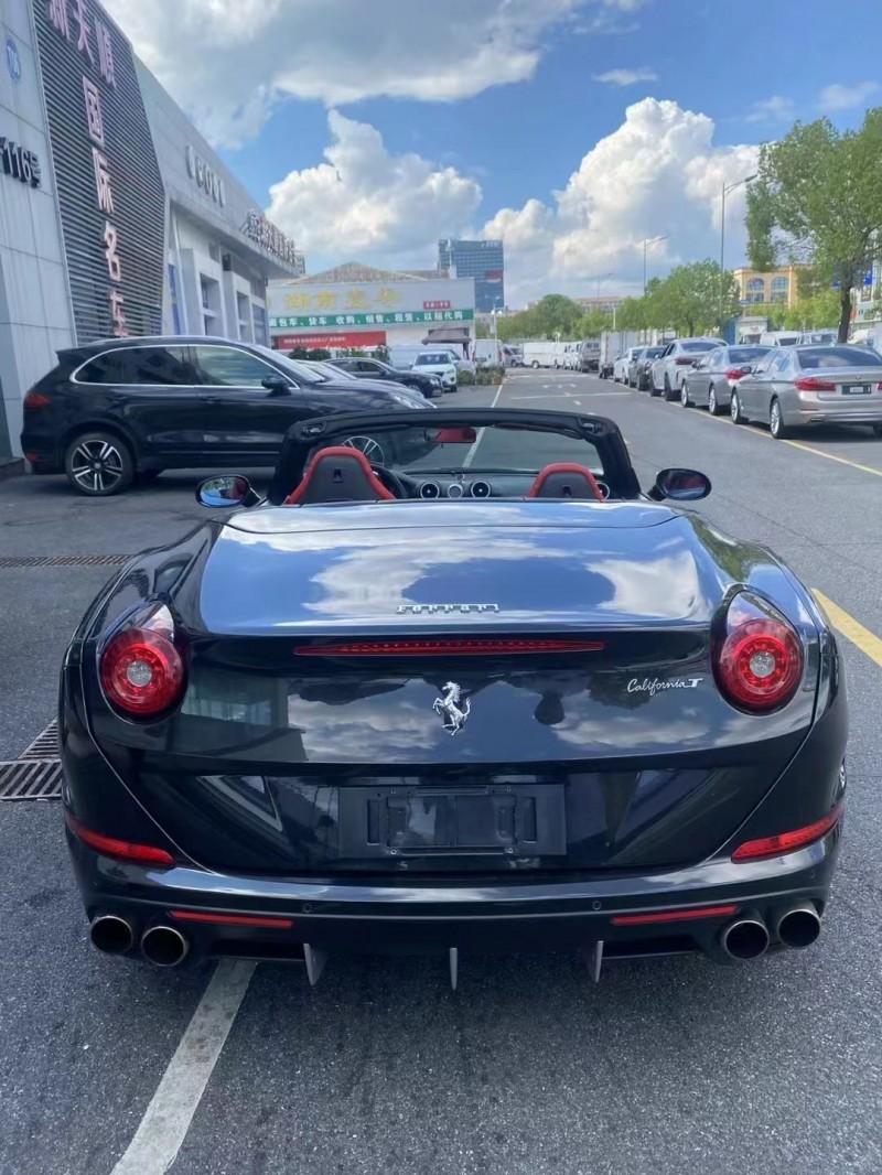 长沙15年法拉利California T6