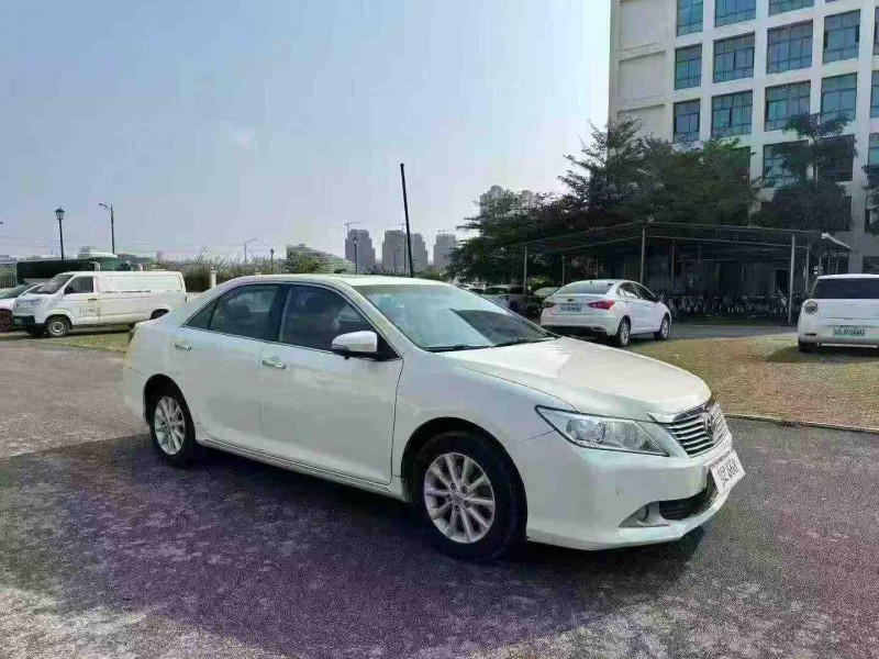 南宁14年丰田凯美瑞2