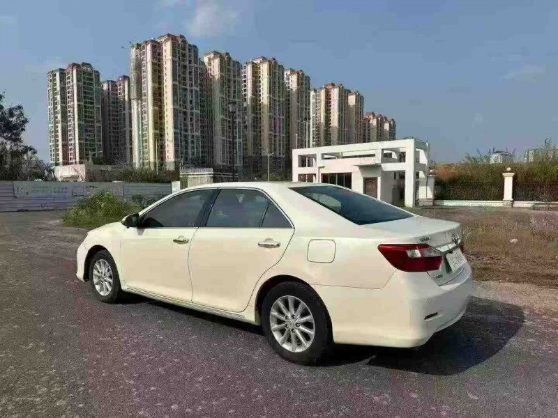 南宁14年丰田凯美瑞7