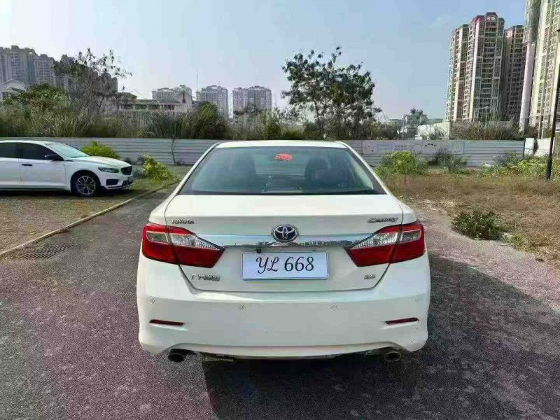 南宁14年丰田凯美瑞9