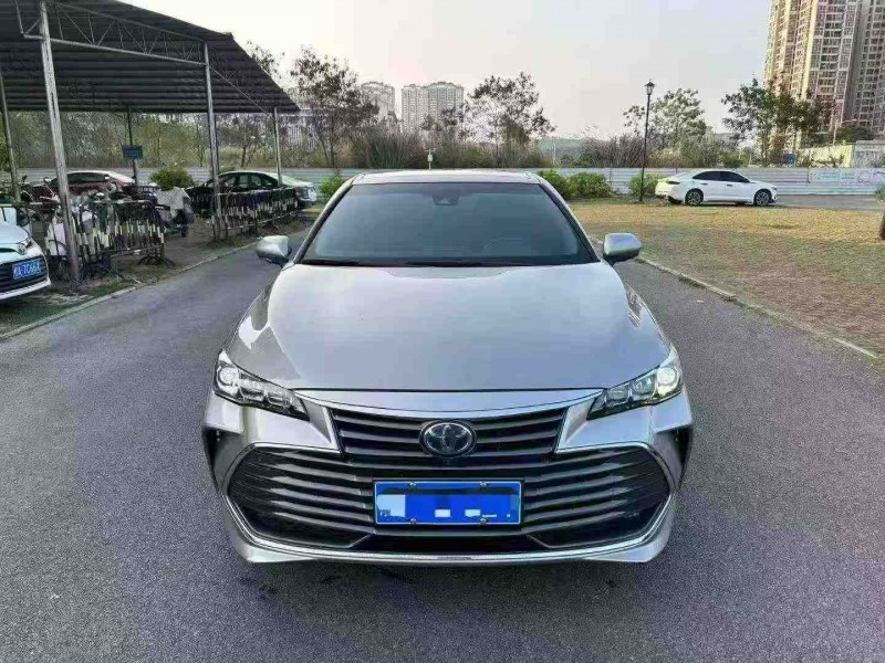 南宁19年丰田亚洲龙1