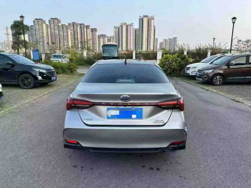 南宁19年丰田亚洲龙8