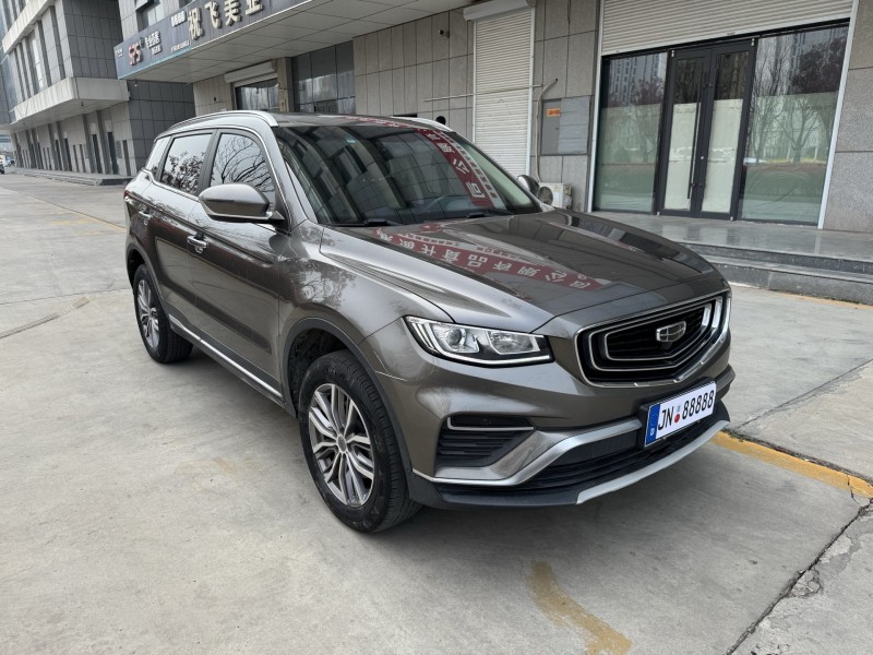 济宁21年吉利博越3