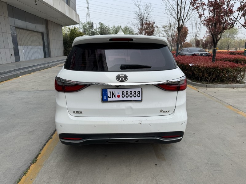 济宁18年比亚迪宋MAX9