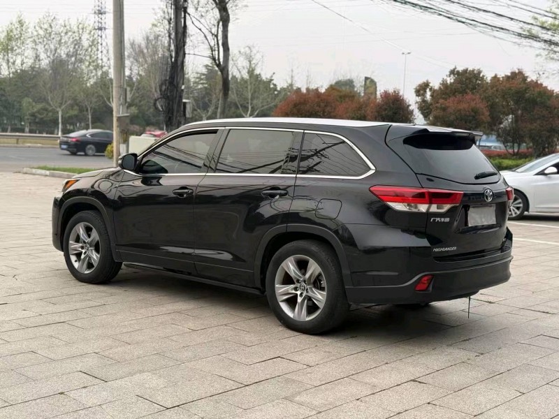 徐州21年丰田汉兰达3