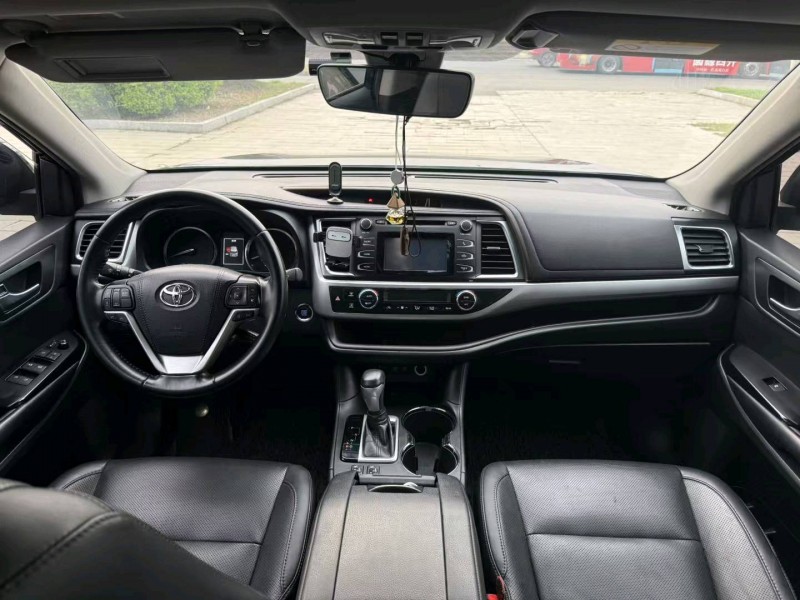 徐州21年丰田汉兰达5