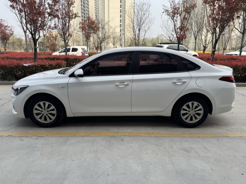 济宁18年现代悦动7