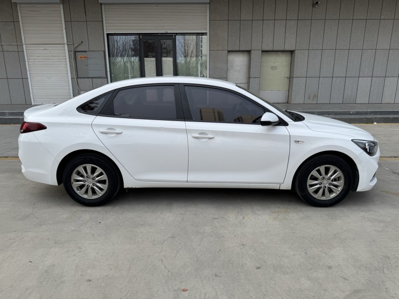 济宁18年现代悦动8