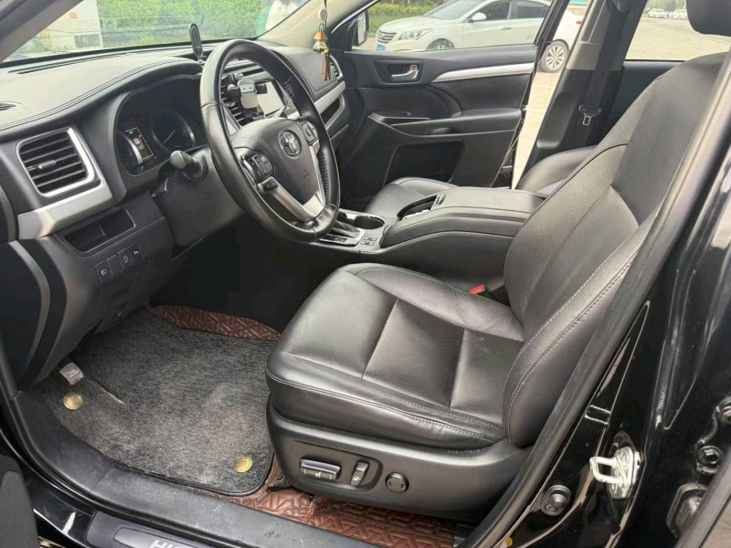 徐州21年丰田汉兰达9