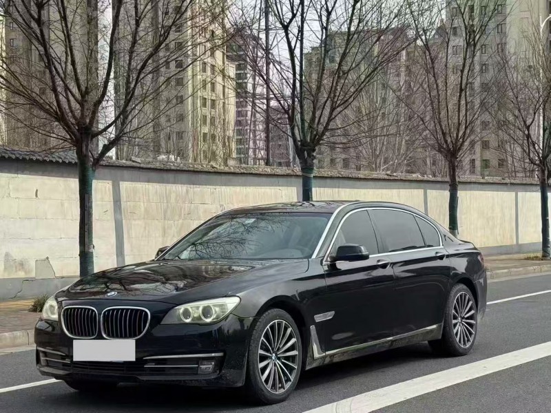 郑州13年宝马7系3