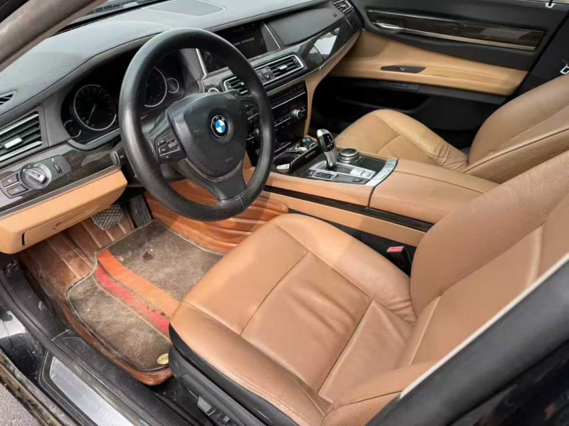 郑州13年宝马7系4